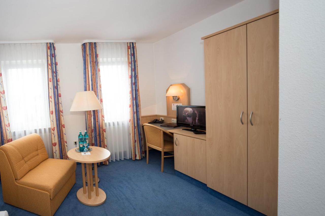 Hotel-Gasthof Weisses Ross Schwaig bei Nürnberg Zimmer foto